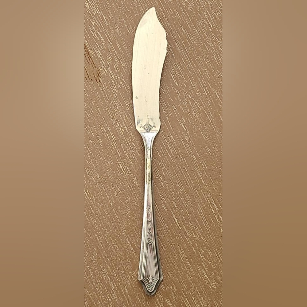 Oneida Tudor Plate Duchess Master 1920's Butter Knife